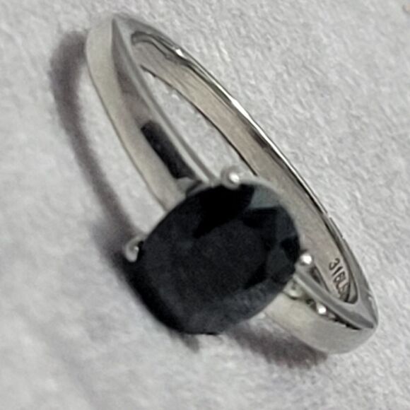 Midnight Sapphire Solitare Ring - Picture 3 of 14
